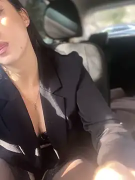 Snapshot of Roxana-Sexy chatting on October 16, 2025, 3:37 am Roxana-Sexy online show from October 16, 2025, 3:37 am