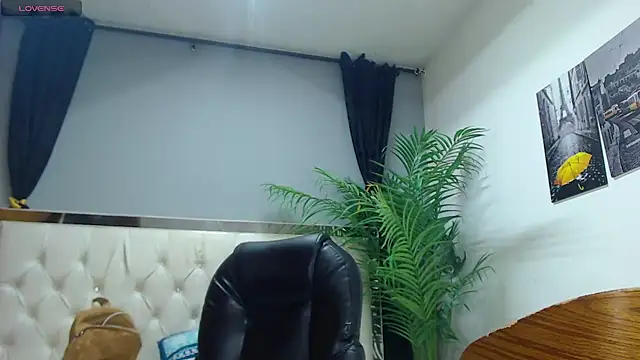 nolan twink1 online show from September 30, 2025, 5:52 pm