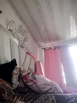 LaurenWelly  online show from November 27, 2025, 8:09 pm