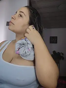 LaurenWelly  online show from July 17, 2026, 6:27 pm