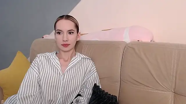 AmbrielHailey online show from October 26, 2025, 1:22 pm