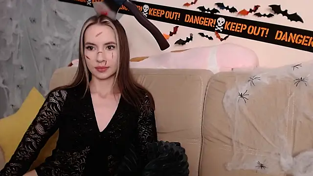 AmbrielHailey online show from October 31, 2025, 10:05 pm