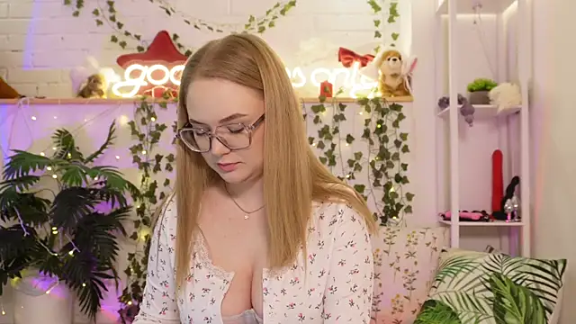 MonicaAsis online show from December 20, 2025, 6:11 pm