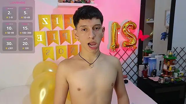 Snapshot of milky__boy_ chatting on December 3, 2025, 4:02 am milky boy online show from December 3, 2025, 4:02 am