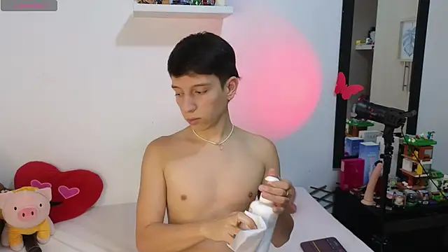 milky  boy  online show from April 8, 2026, 11:28 pm