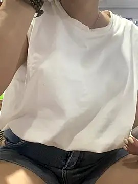 Snapshot of Cesywet chatting on September 27, 2025, 4:51 am Cesywet online show from September 27, 2025, 4:51 am