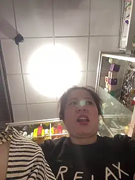 Snapshot of Cesywet chatting on October 6, 2025, 2:46 am Cesywet online show from October 6, 2025, 2:46 am