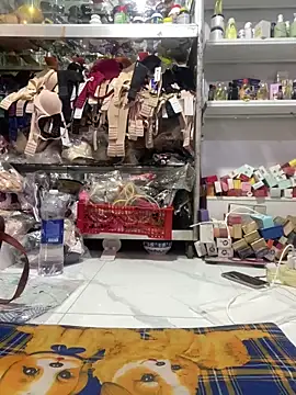 Snapshot of Cesywet chatting on September 19, 2025, 5:11 am Cesywet online show from September 19, 2025, 5:11 am