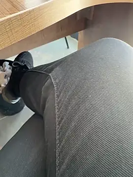 Snapshot of homidor chatting on February 27, 2025, 11:28 am homidor online show from February 27, 2025, 11:28 am