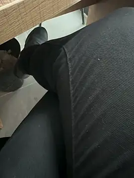 Snapshot of homidor chatting on February 12, 2025, 2:21 pm homidor online show from February 12, 2025, 2:21 pm