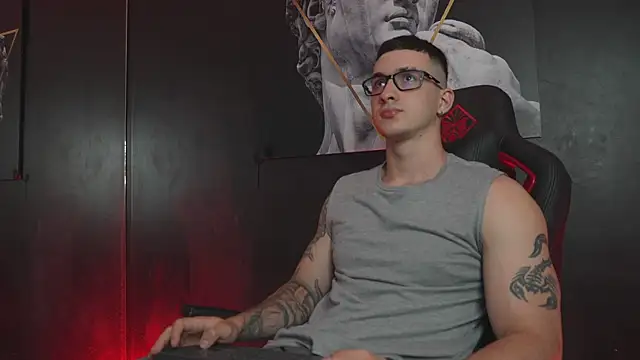 JacksonOlsenn online show from November 12, 2025, 8:23 pm