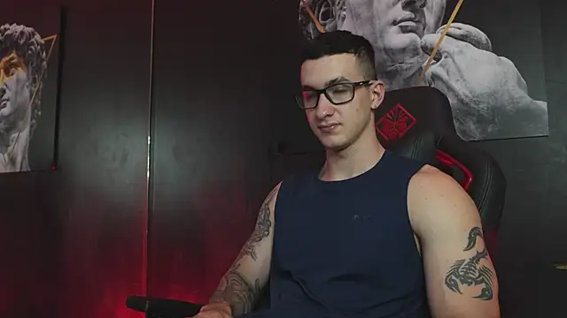 JacksonOlsenn online show from November 4, 2025, 9:07 pm