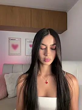 maddy bronw  online show from March 21, 2026, 11:19 pm