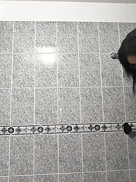 evelyn wine online show from November 25, 2025, 6:30 pm