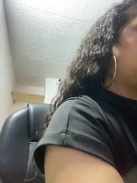 NINA 18 YEARS online show from October 22, 2025, 7:13 pm