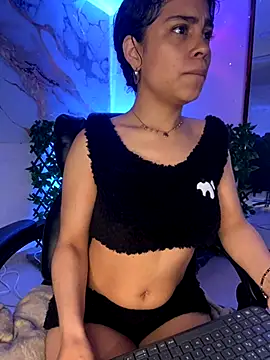 NINA 18 YEARS online show from November 21, 2025, 5:01 pm