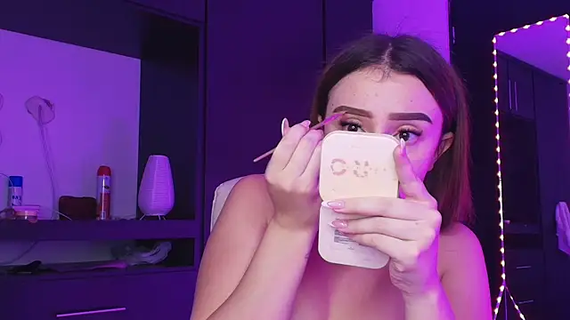 TinaJonnes  online show from April 5, 2026, 4:41 am