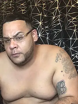 Snapshot of fatboyjayohh126 chatting on December 10, 2024, 1:32 am fatboyjayohh126 online show from December 10, 2024, 1:32 am