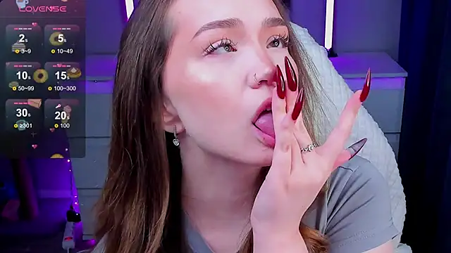 Evia r0se online show from February 20, 2026, 4:53 pm