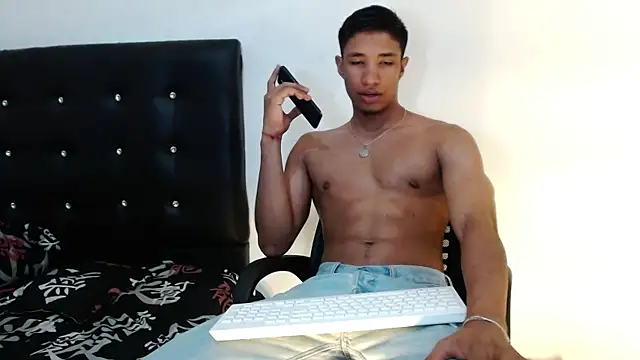 Snapshot of JacksonCooper1 chatting on February 2, 2025, 1:34 am JacksonCooper1 online show from February 2, 2025, 1:34 am