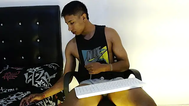 Snapshot of JacksonCooper1 chatting on January 24, 2025, 11:34 pm JacksonCooper1 online show from January 24, 2025, 11:34 pm