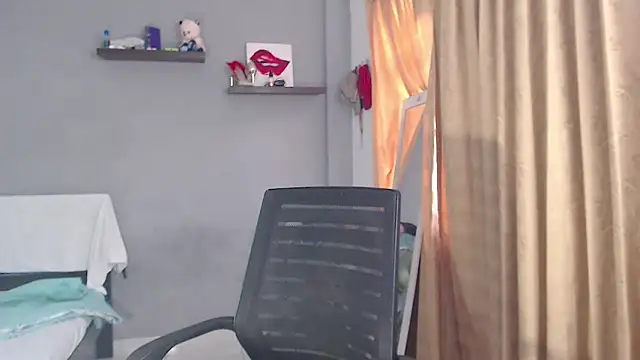 SusanLeroy online show from December 21, 2025, 10:21 pm