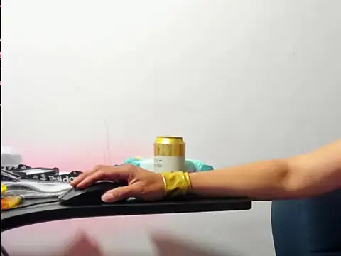 peanut tangerine online show from November 1, 2025, 1:01 am