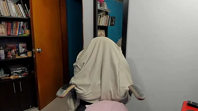 peanut tangerine online show from November 24, 2025, 3:06 am