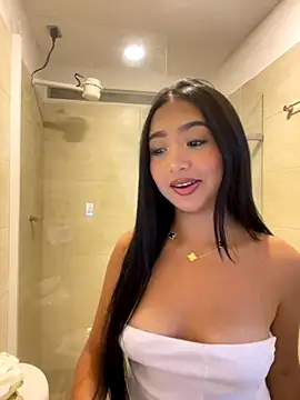 SOPHIACANDY19  online show from November 7, 2025, 9:52 pm