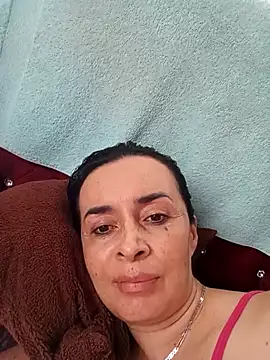 Samantha Sullivan  online show from October 21, 2025, 12:04 pm