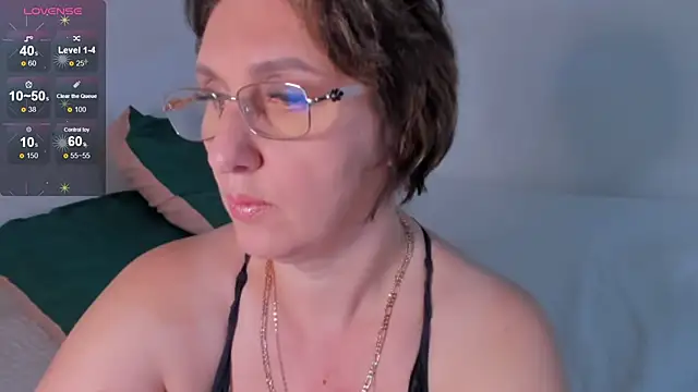 Snapshot of Super_titssss chatting on November 26, 2025, 7:52 am Super titssss online show from November 26, 2025, 7:52 am