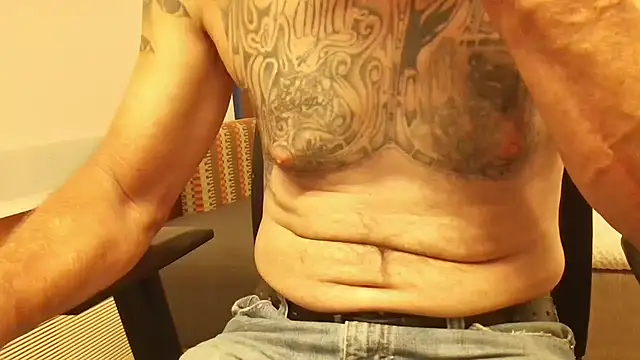 overaveragefreak4you online show from August 6, 2026, 2:39 am