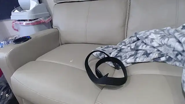 Snapshot of overaveragefreak4you chatting on February 5, 2026, 10:05 pm overaveragefreak4you online show from February 5, 2026, 10:05 pm