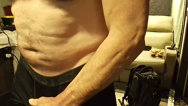 Snapshot of overaveragefreak4you chatting on February 13, 2026, 1:22 pm overaveragefreak4you online show from February 13, 2026, 1:22 pm