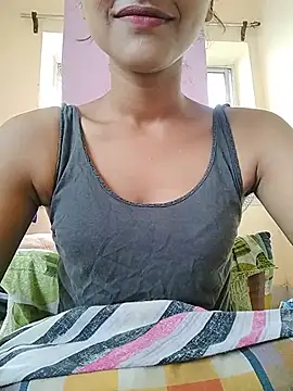 MISSQUEEN48 online show from June 29, 2026, 7:15 am