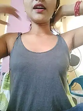 MISSQUEEN48 online show from July 5, 2026, 6:42 am