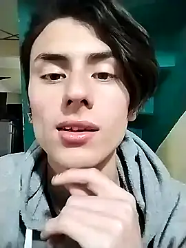 Snapshot of Alann_sr chatting on September 14, 2025, 4:35 am Alann sr online show from September 14, 2025, 4:35 am