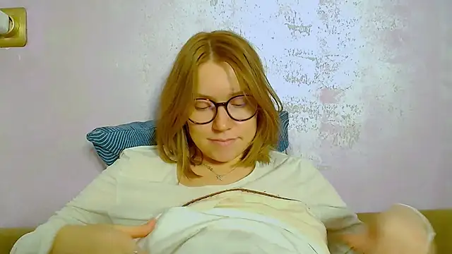 TaylorBre online show from November 10, 2025, 6:46 pm