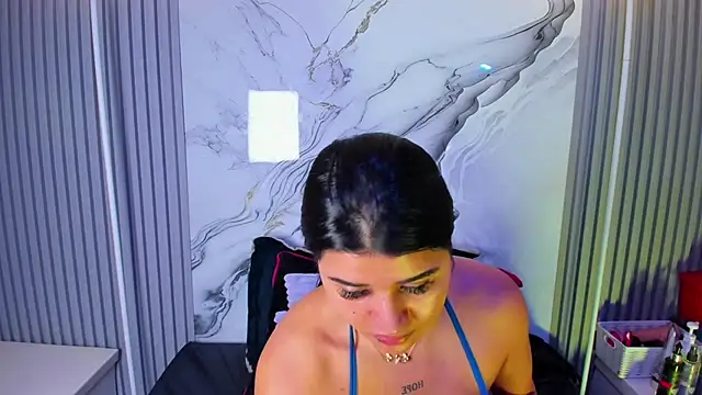 venusowen  online show from April 10, 2026, 1:51 pm