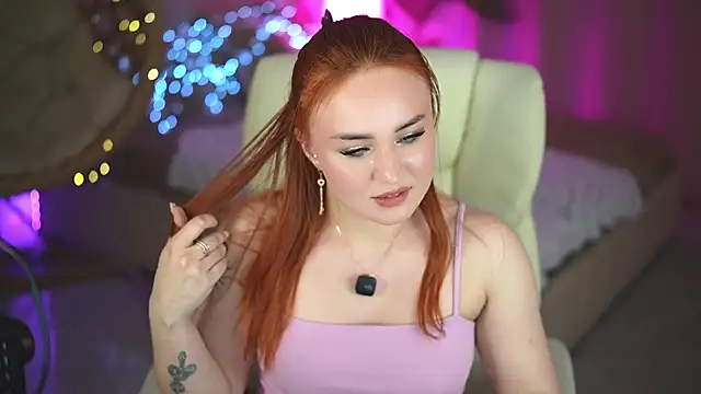 Snapshot of LovelyBell chatting on April 3, 2026, 12:55 pm LovelyBell online show from April 3, 2026, 12:55 pm