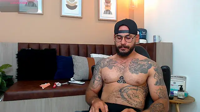 Snapshot of hanz_col chatting on March 10, 2025, 4:38 am hanz col online show from March 10, 2025, 4:38 am