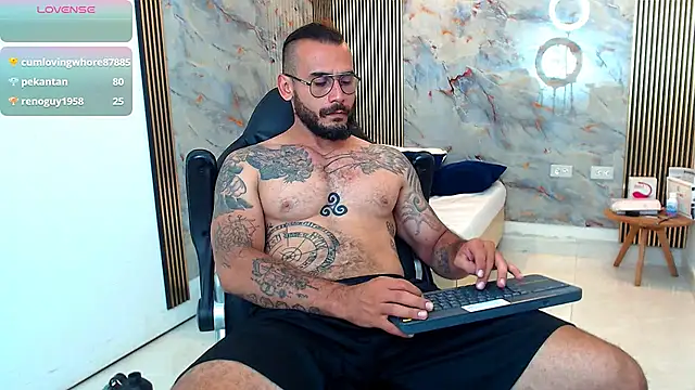 Snapshot of hanz_col chatting on February 25, 2025, 12:47 am hanz col online show from February 25, 2025, 12:47 am