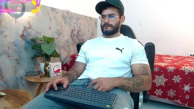 Snapshot of hanz_col chatting on October 13, 2025, 2:51 pm hanz col online show from October 13, 2025, 2:51 pm