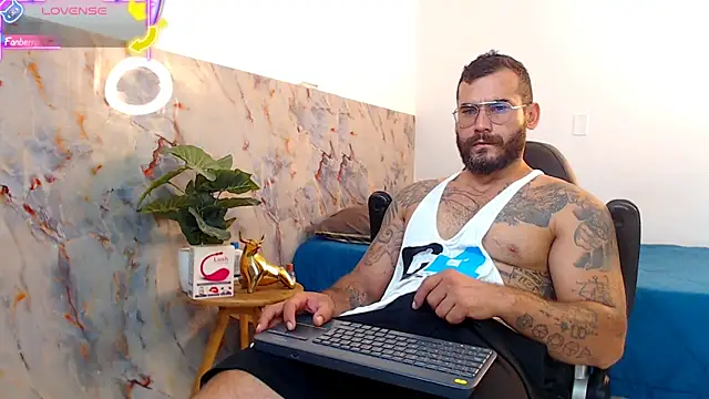 Snapshot of hanz_col chatting on September 18, 2025, 12:30 pm hanz col online show from September 18, 2025, 12:30 pm