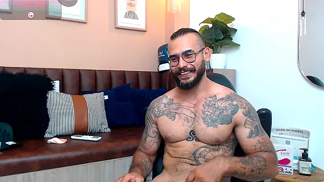 Snapshot of hanz_col chatting on March 12, 2025, 6:11 pm hanz col online show from March 12, 2025, 6:11 pm