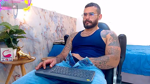 Snapshot of hanz_col chatting on September 11, 2025, 4:40 pm hanz col online show from September 11, 2025, 4:40 pm