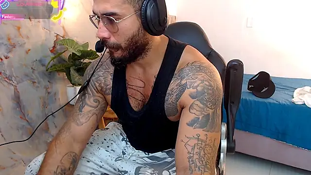 Snapshot of hanz_col chatting on September 15, 2025, 8:53 pm hanz col online show from September 15, 2025, 8:53 pm