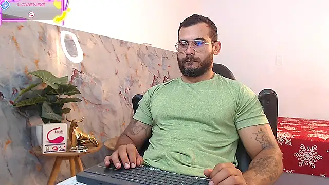 Snapshot of hanz_col chatting on October 6, 2025, 11:55 am hanz col online show from October 6, 2025, 11:55 am