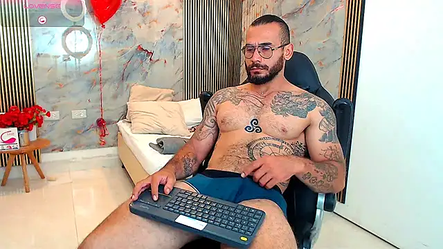 Snapshot of hanz_col chatting on February 11, 2025, 2:02 pm hanz col online show from February 11, 2025, 2:02 pm