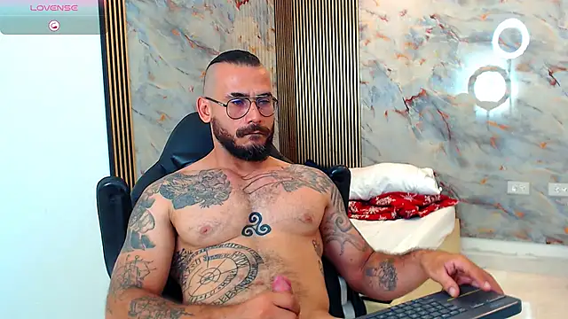 Snapshot of hanz_col chatting on March 4, 2025, 4:20 pm hanz col online show from March 4, 2025, 4:20 pm